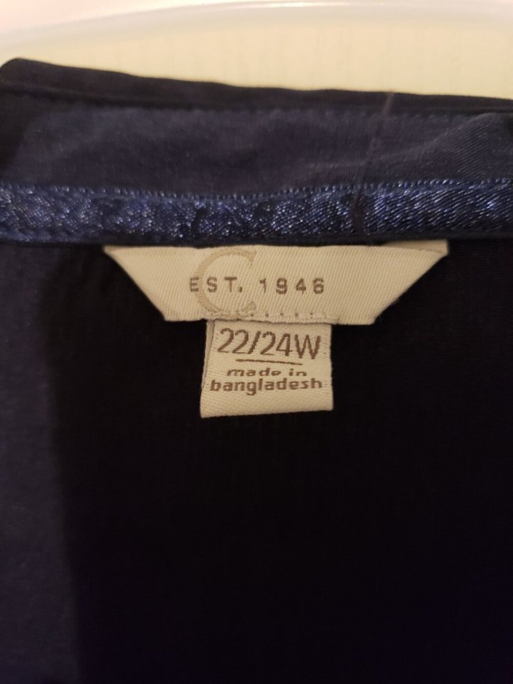 EST. 1946 plus size navy sleeveless, button front blouse, size 22/24W - Picture 3 of 6